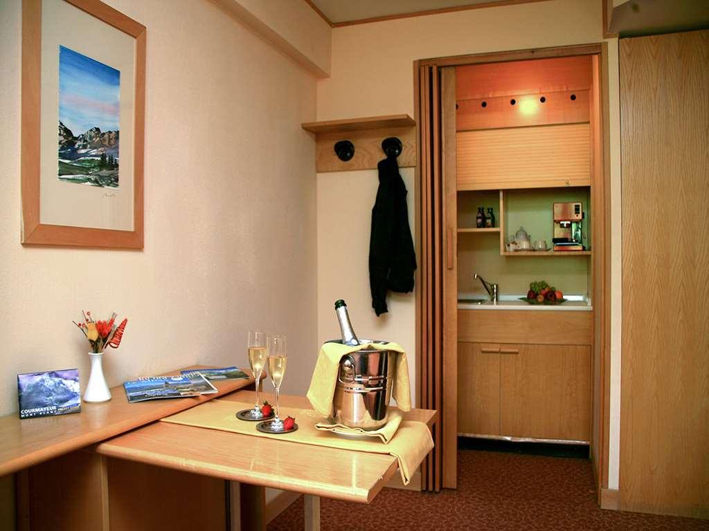 Hotel Les Jumeaux Курмайор Зручності фото