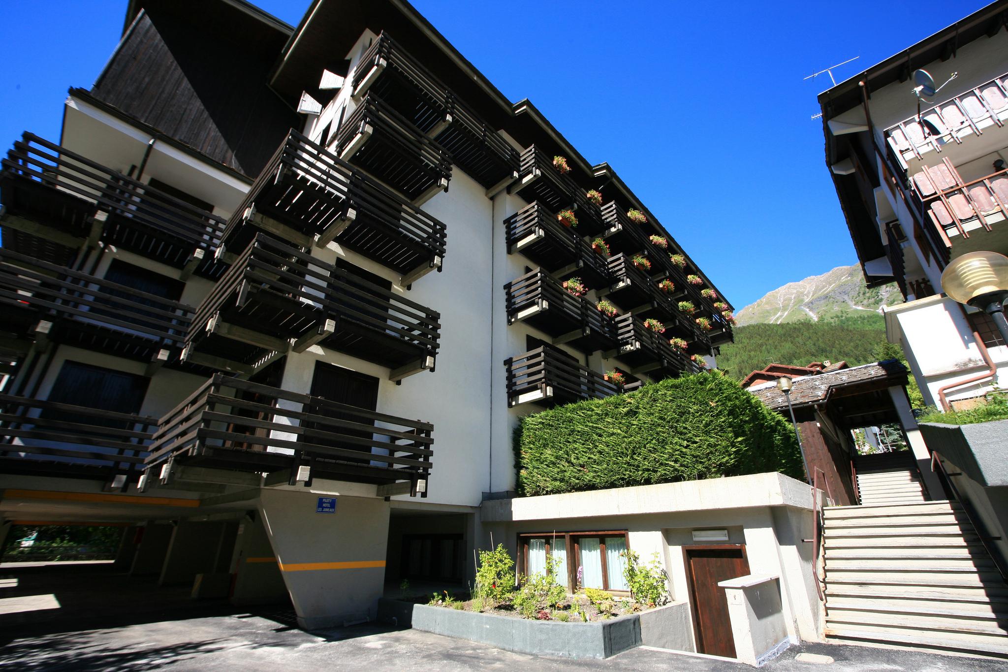 Hotel Les Jumeaux Курмайор Екстер'єр фото