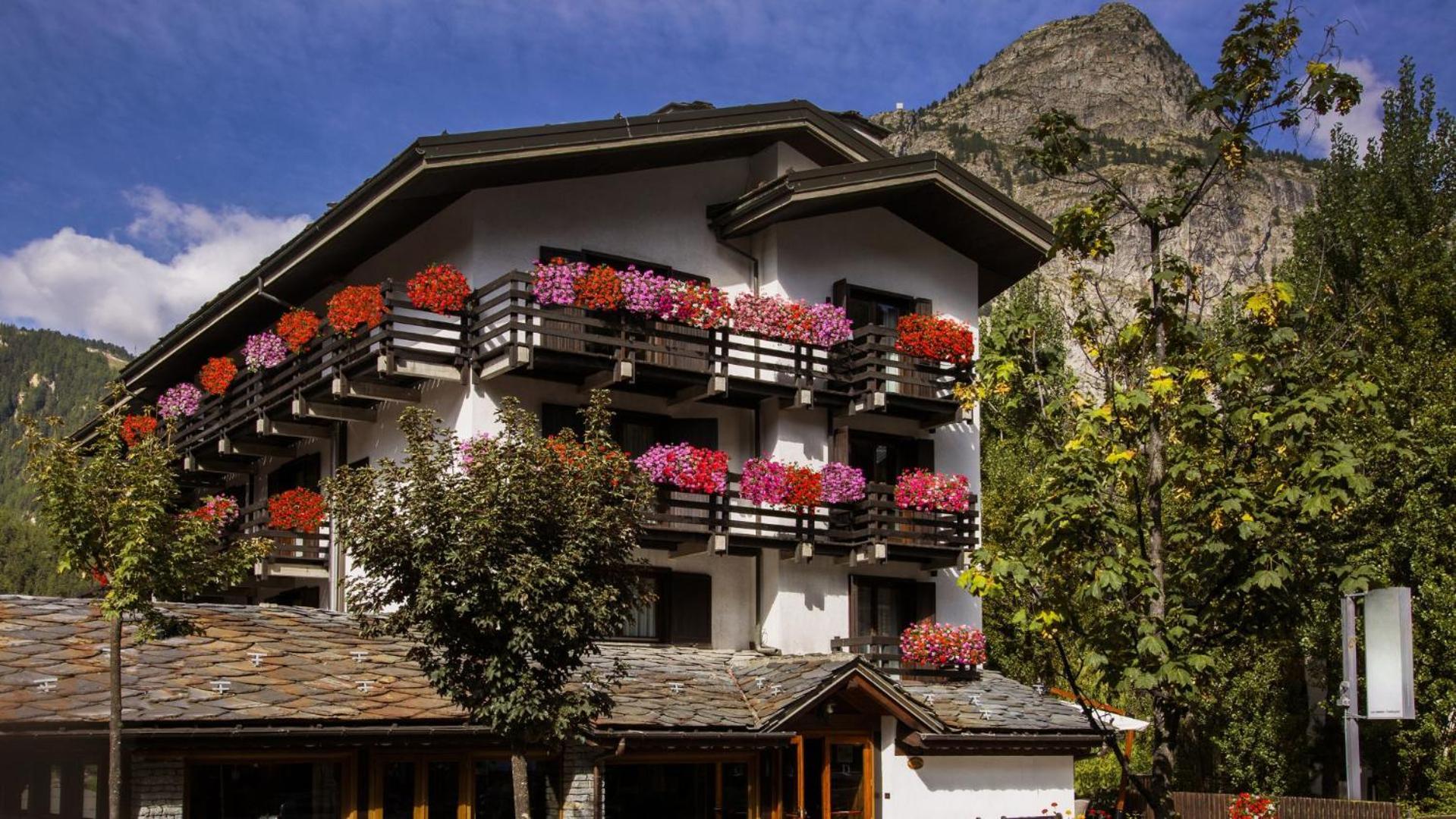 Hotel Les Jumeaux Курмайор Екстер'єр фото