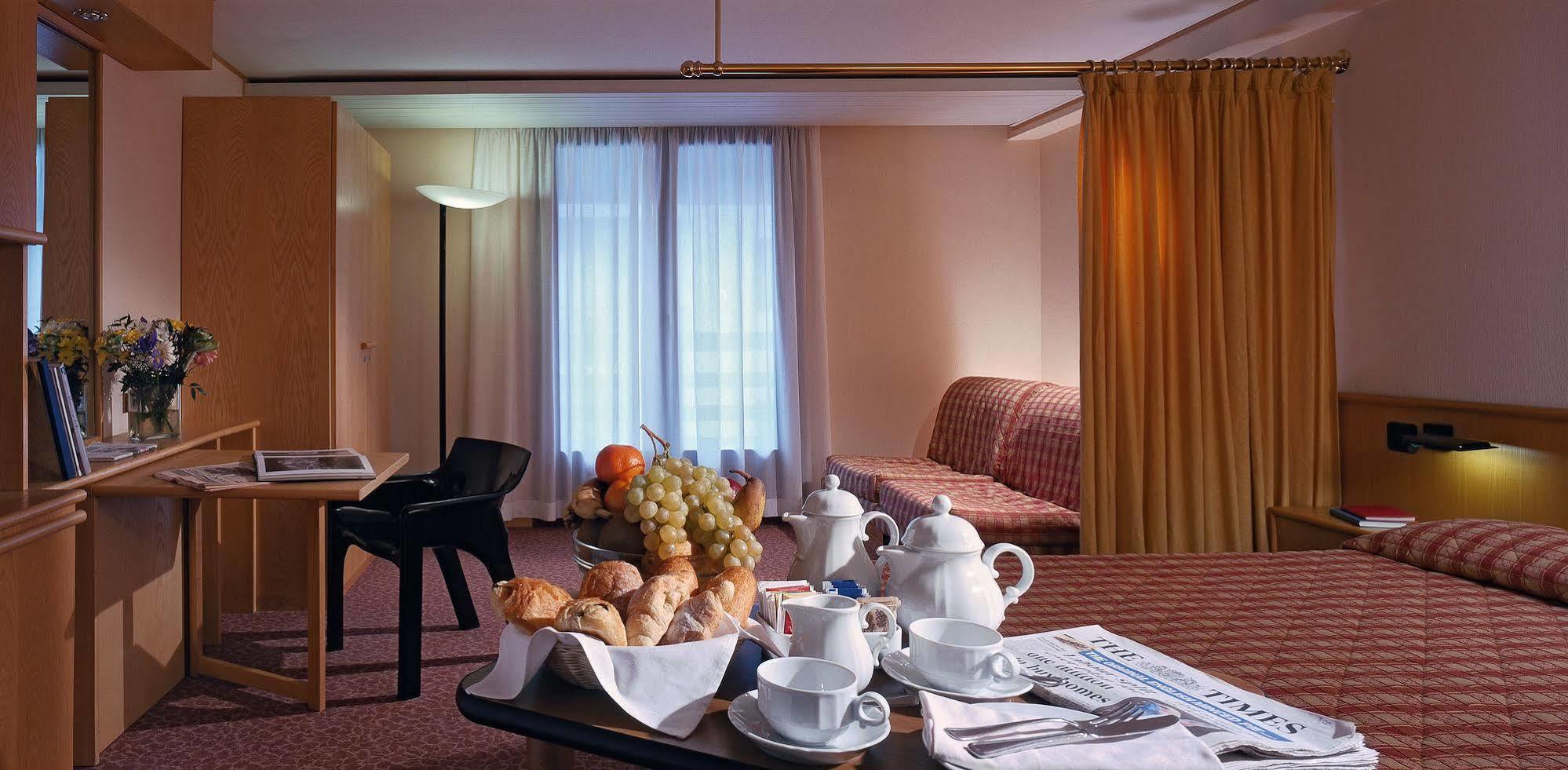Hotel Les Jumeaux Курмайор Номер фото